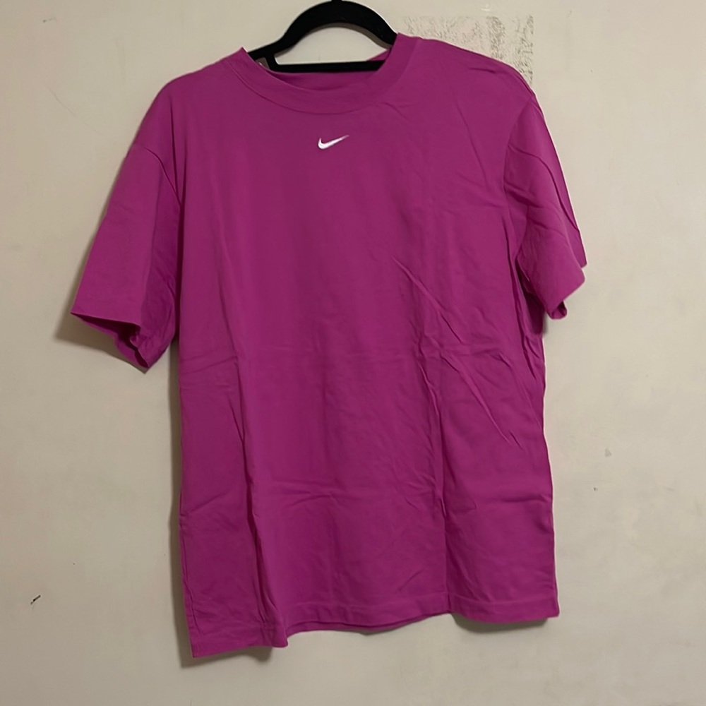 NIKE ESSENTIALS SHIRT - FUCHSIA/PINK